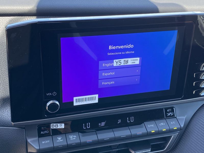 2025 Toyota Camry SEImage 15