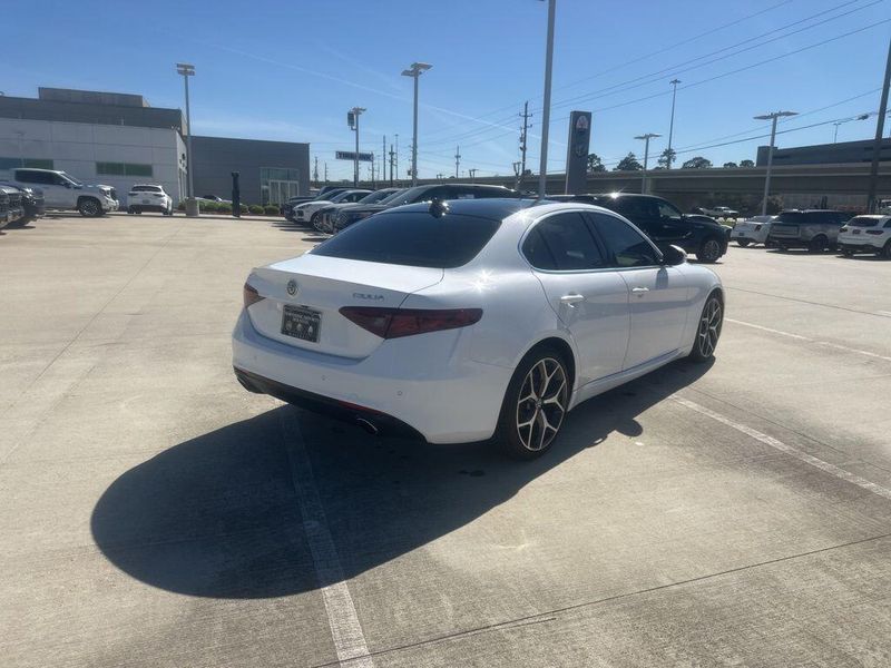 Used 2019 Alfa Romeo Giulia TiImage 5
