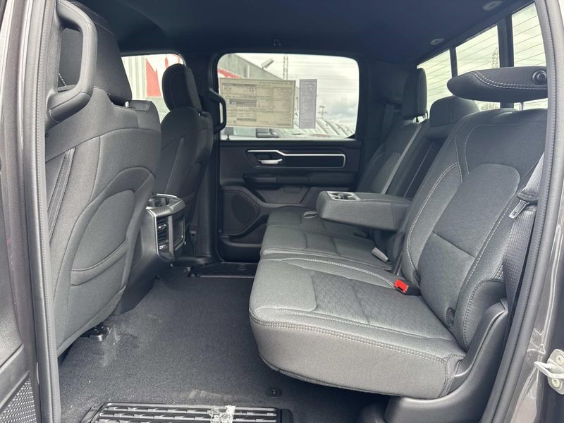 New 2026 RAM 1500 Big Horn Crew Cab 4x2 5'7' Box