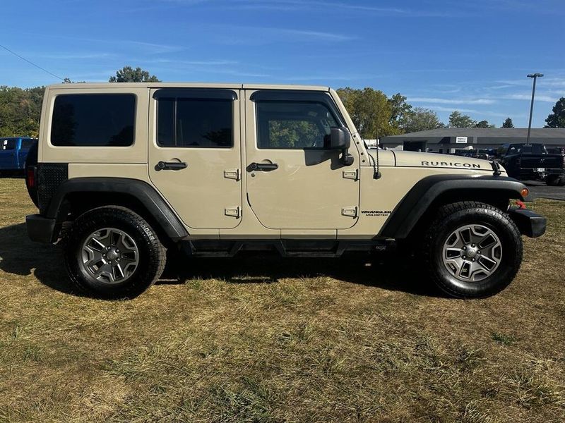 2017 Jeep Wrangler Unlimited Rubicon photo 2