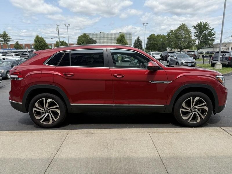 2023 Volkswagen Atlas Cross Sport 3.6L V6 SELImage 6