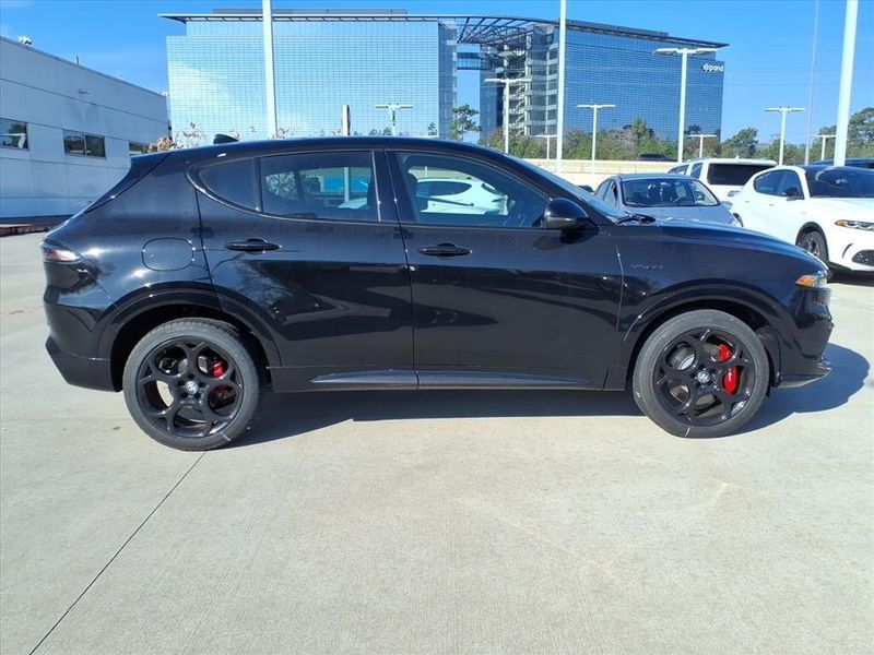 New 2026 Alfa Romeo Tonale VeloceImage 5
