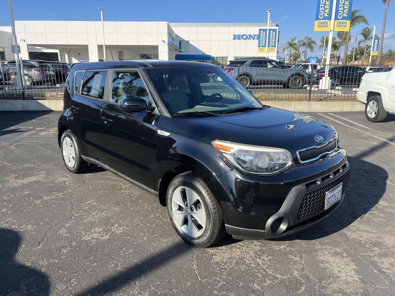 2016 Kia Soul BaseImage 6