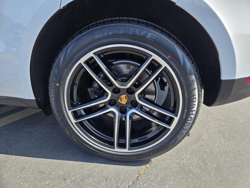 Used 2021 Porsche Macan AWD
