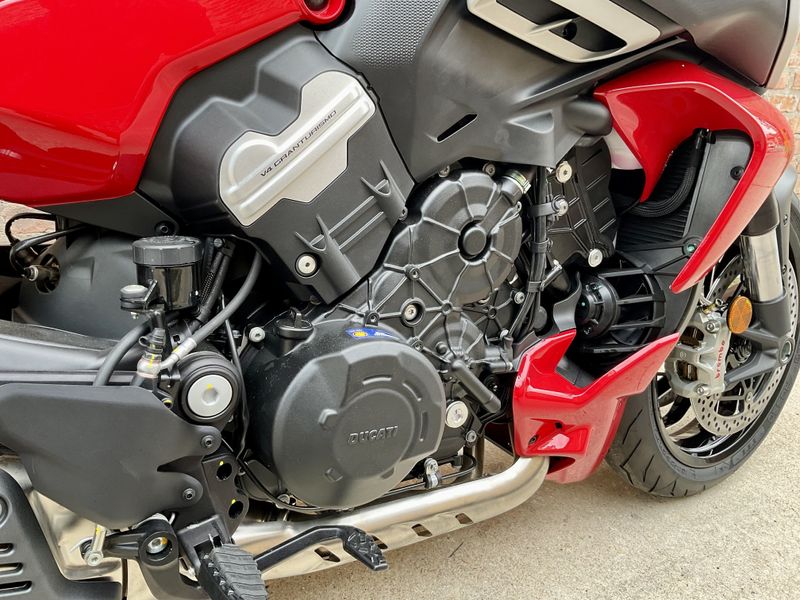 2023 Ducati Diavel V4  Image 8