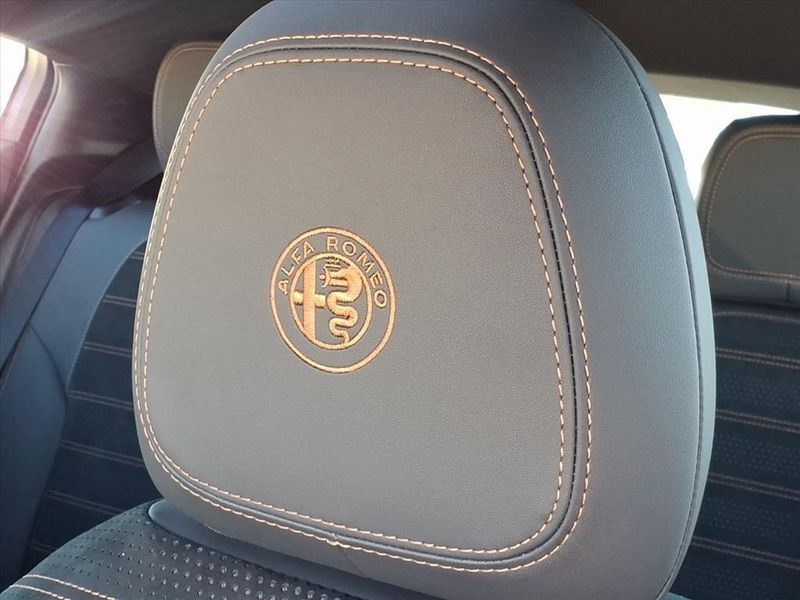 New 2025 Alfa Romeo Tonale Intensa AwdImage 18