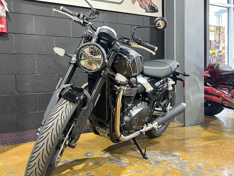 2025 Triumph SPEED TWIN 900 Image 3