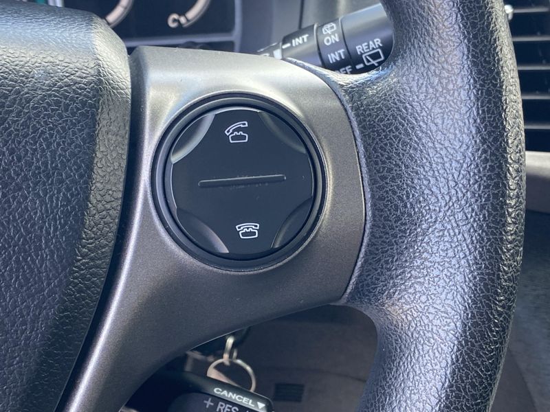 2013 Toyota Venza LEImage 28