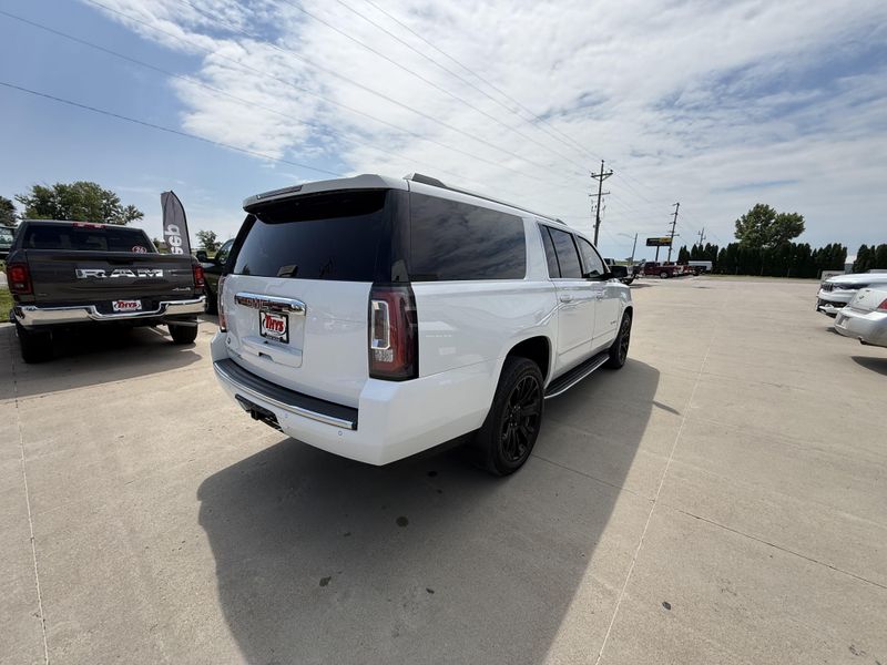Used 2016 GMC Yukon XL DenaliImage 36