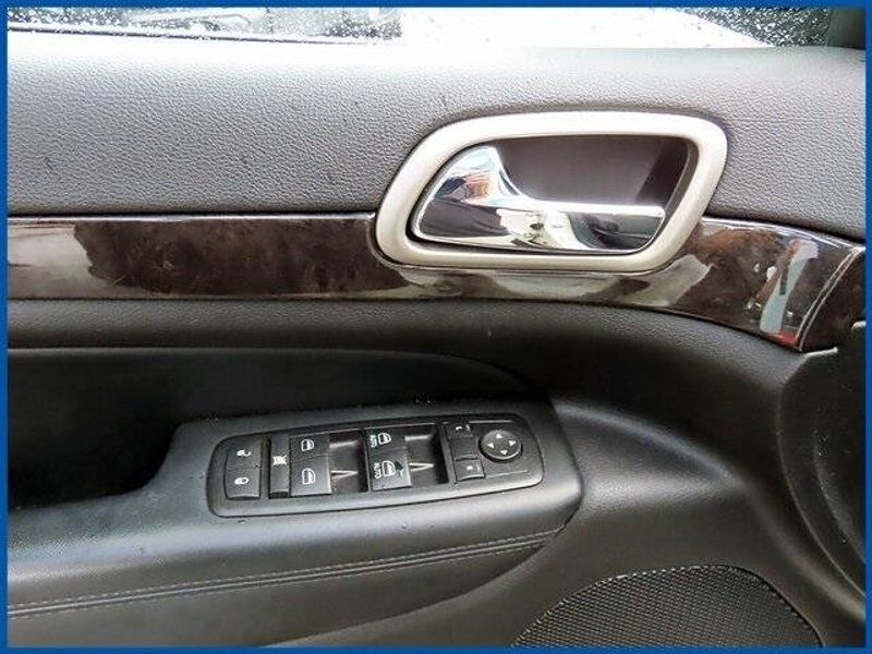 2012 Jeep Grand Cherokee LaredoImage 12