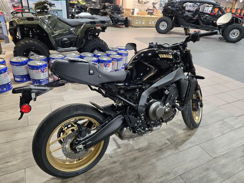 New 2025 Yamaha XSR900 RAVEN Image 4