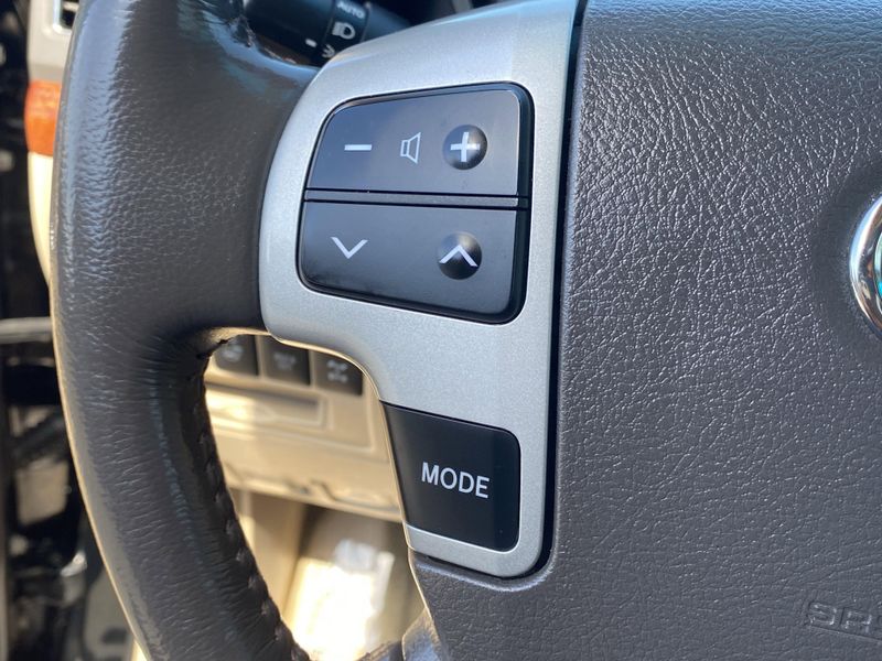 2013 Toyota Land Cruiser BaseImage 27