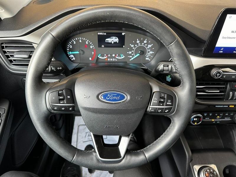 2021 Ford Escape SEImage 2