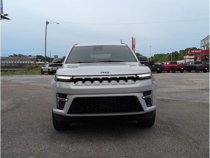 2026 Jeep Grand Wagoneer 4x2Image 8