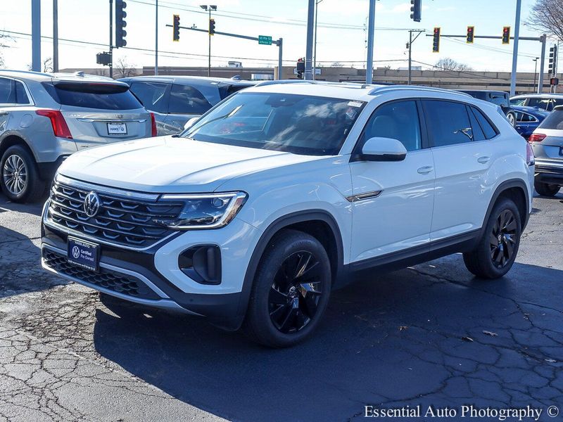 2025 Volkswagen Atlas Cross Sport SE Technology photo 2