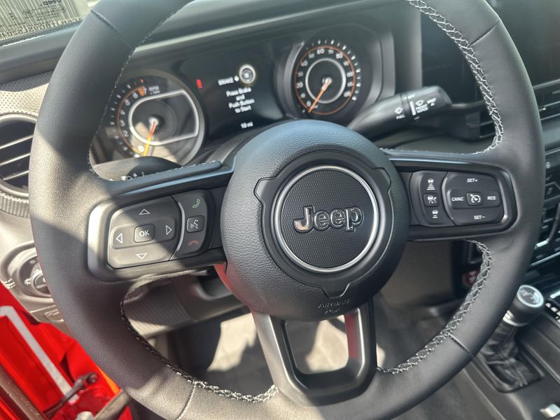 New 2025 Jeep Gladiator Rubicon 4x4Image 25