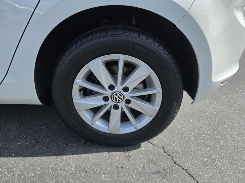 Used 2016 Volkswagen Golf 4dr HB Auto TSI S w/Sunroof