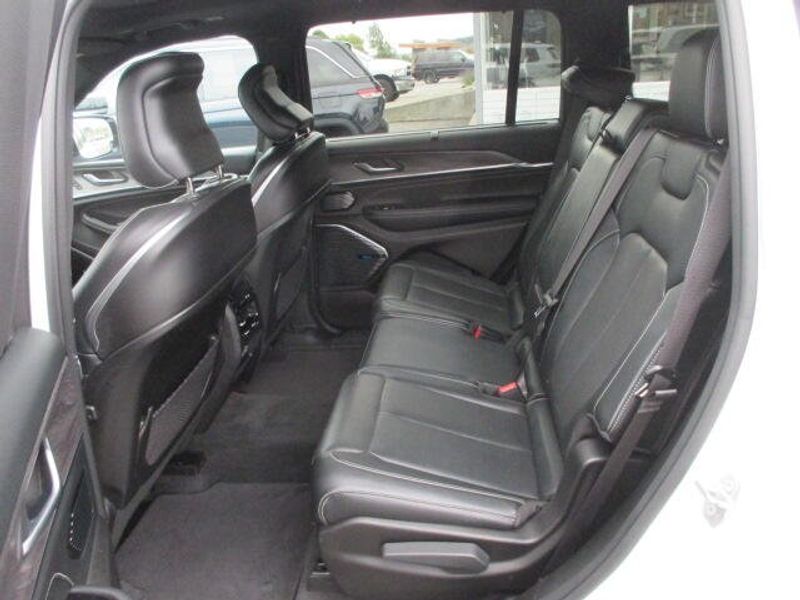 Used 2022 Jeep Grand Cherokee L OverlandImage 24