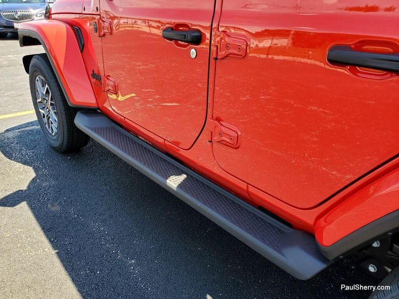 2025 Jeep Wrangler 4-door SaharaImage 6