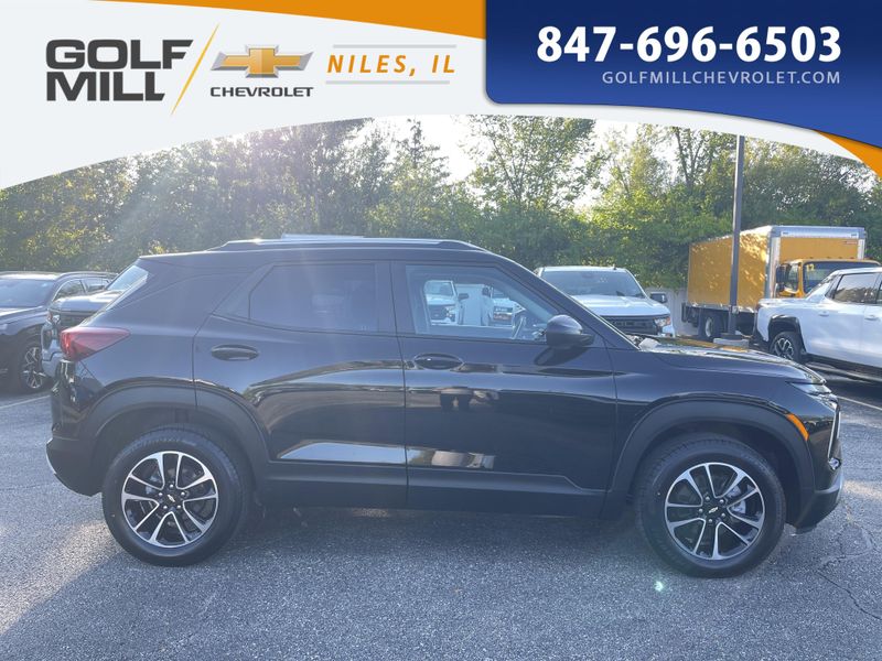 2024 Chevrolet Trailblazer LT photo 3