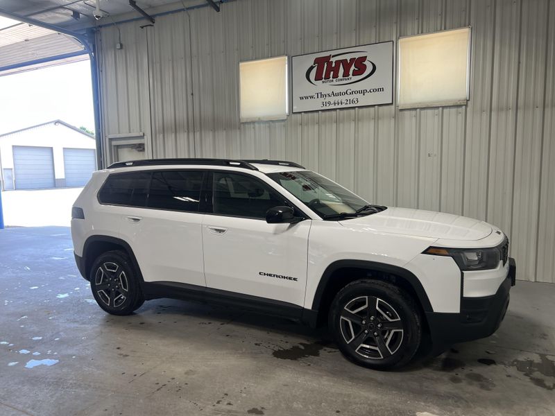 New 2026 Jeep Cherokee LaredoImage 2