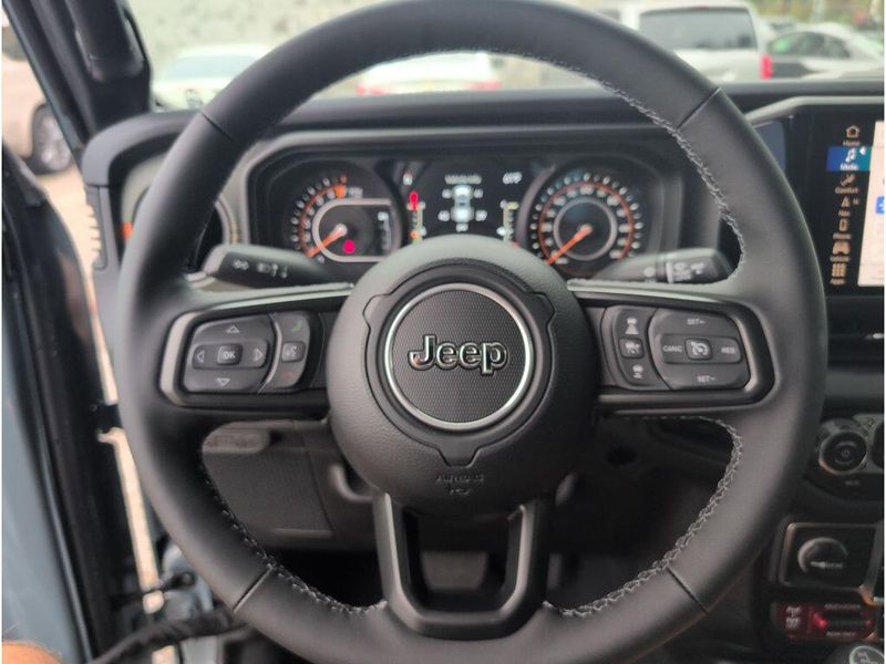 New 2025 Jeep Gladiator Mojave 4x4Image 23