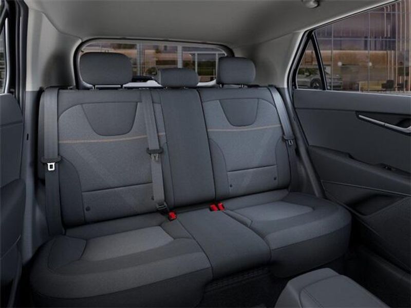 New 2025 Kia Niro LXImage 16