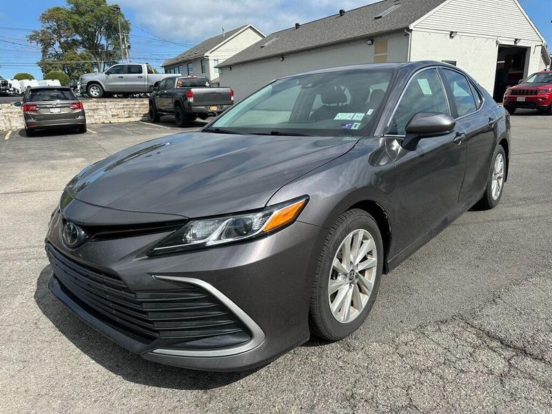 2023 Toyota Camry LE photo 6