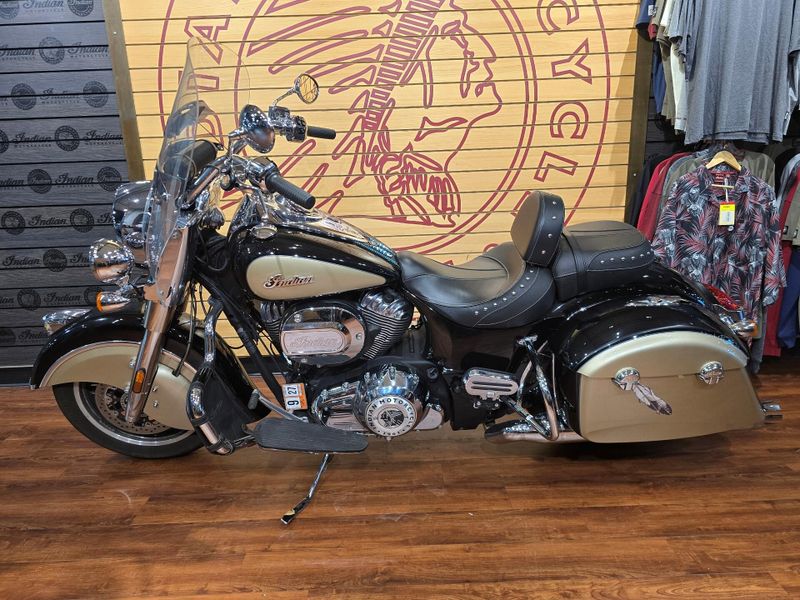 Used 2021 Indian Motorcycle Springfield Image 4