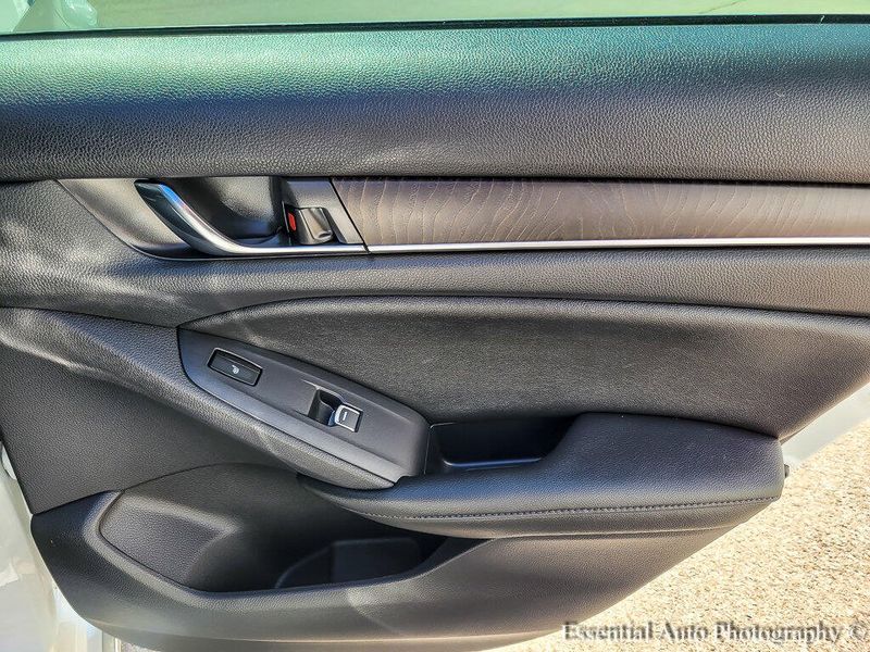 2019 Honda Accord Touring 2.0T photo 21