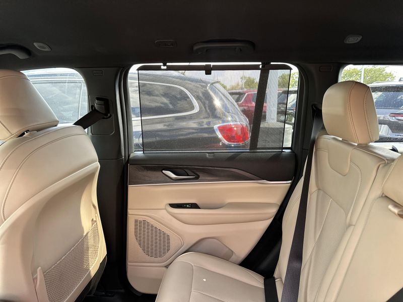Used 2023 Jeep Grand Cherokee LimitedImage 18