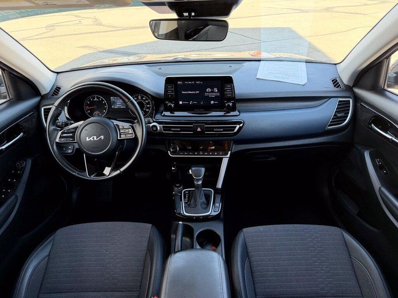 Used 2023 Kia Seltos SImage 19