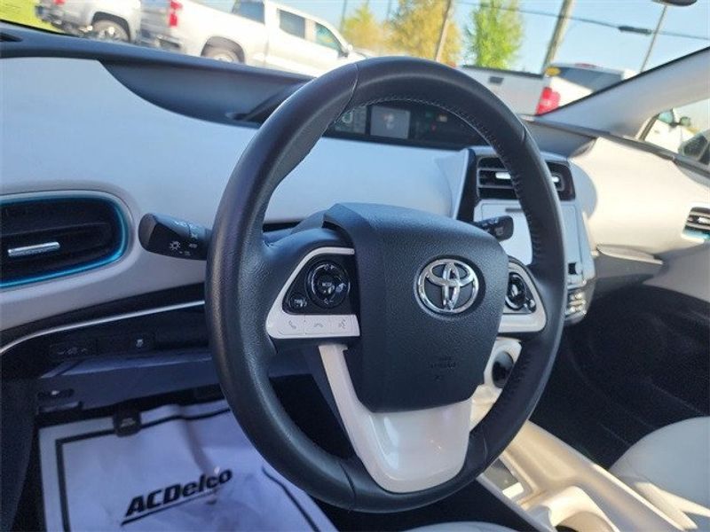 2016 Toyota Prius ThreeImage 10