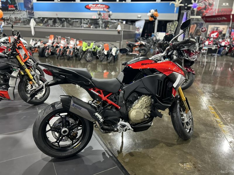New 2026 Ducati MULTISTRADA V4 PIKES PEAK Image 8