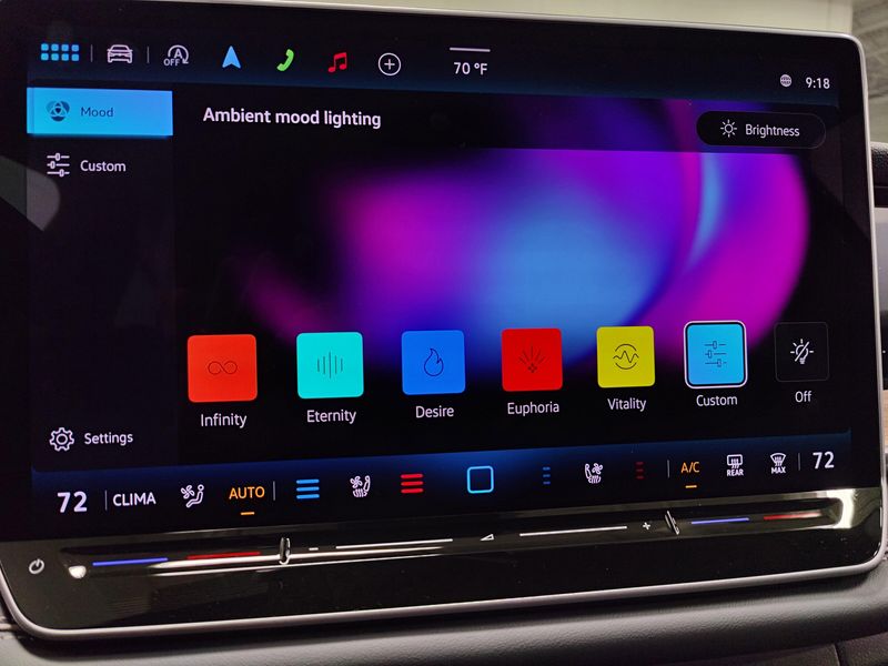 Used 2025 Volkswagen Tiguan SEL R-Line AWD w/Sunroof/NavImage 32