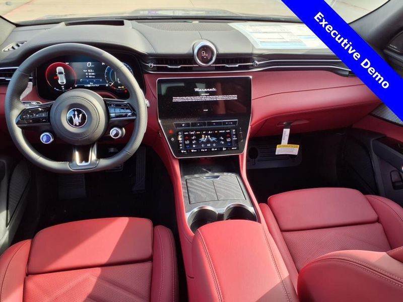 New 2025 Maserati Grecale Image 13