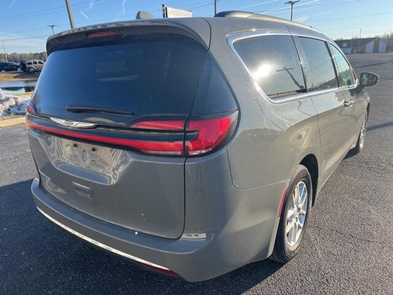 2022 Chrysler Pacifica Touring LImage 4