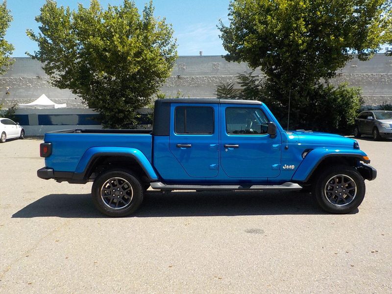 2023 Jeep Gladiator Overland photo 5