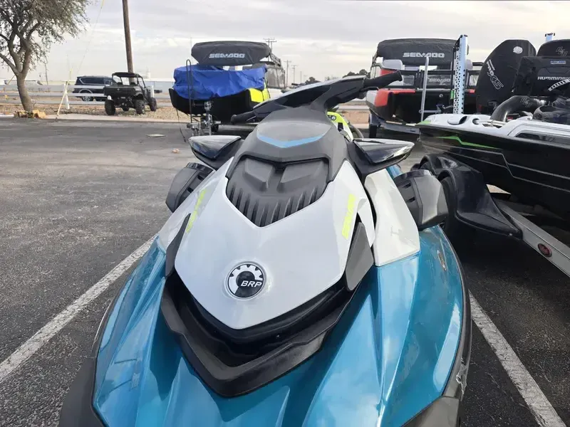 2025 SEADOO GTI SE 170 WITH SOUND SYSTEM IDF TEAL BLUE AND MANTA GREEN Image 6