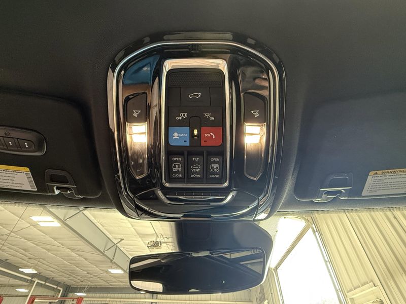 Used 2023 Jeep Grand Cherokee OverlandImage 25