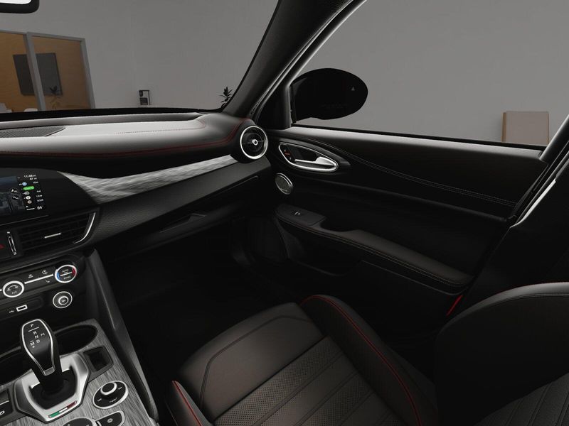 New 2025 Alfa Romeo Giulia Tributo Italiano AwdImage 9