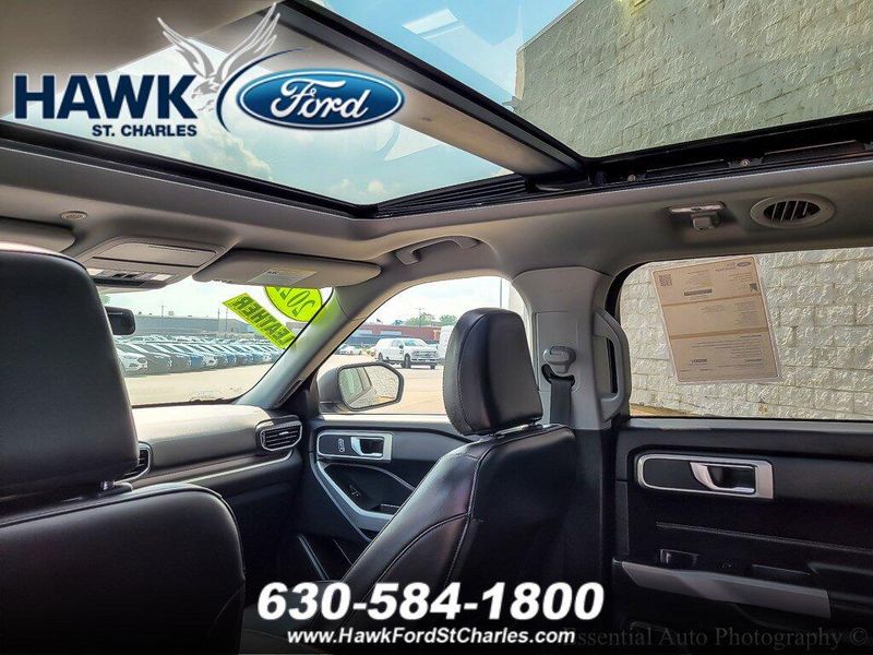 2022 Ford Explorer XLT photo 12