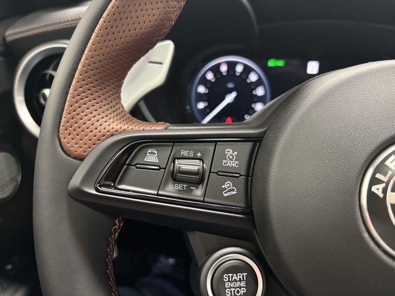 New 2025 Alfa Romeo Stelvio Intensa AwdImage 25