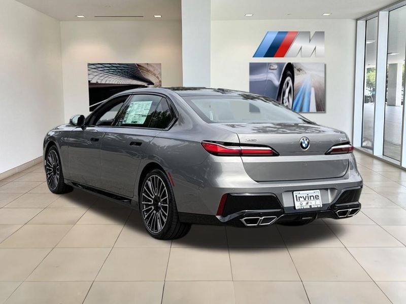 2025 BMW 7 Series 760i xDriveImage 7