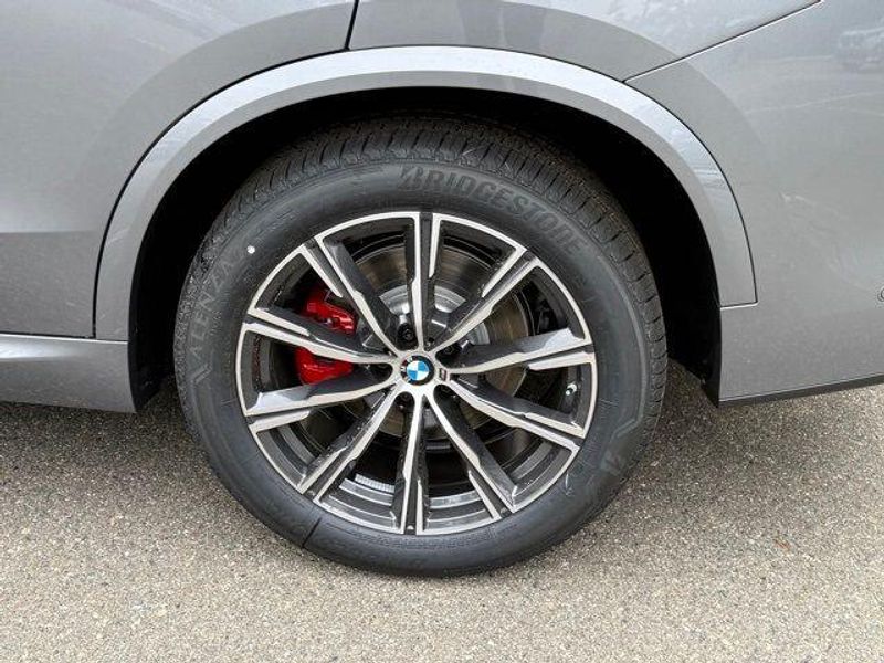 New 2026 BMW X5 xDrive40iImage 14