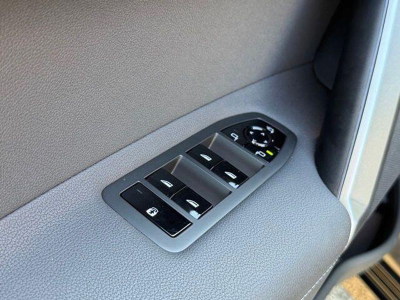 Used 2026 BMW iX xDrive60Image 20