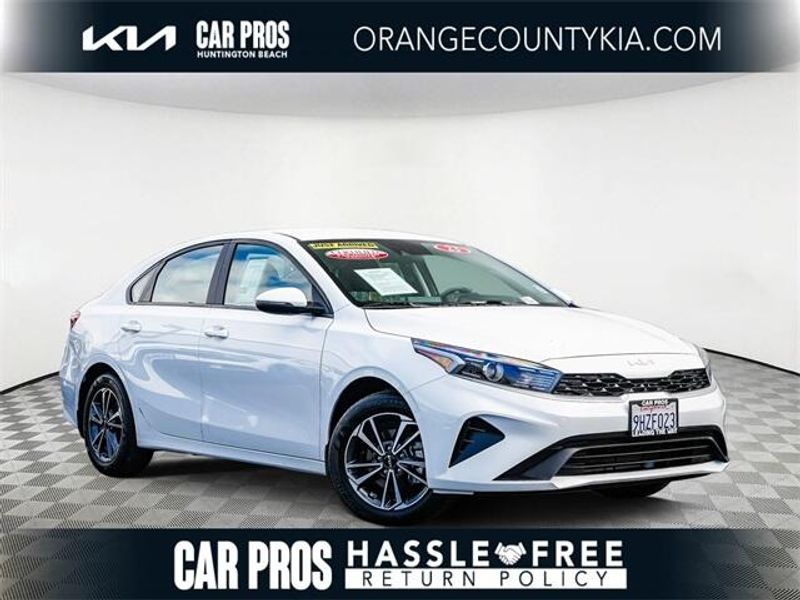 2023 Kia Forte LXSImage 1