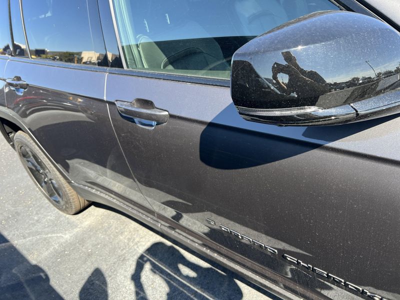 New 2025 Jeep Grand Cherokee L Limited 4x4Image 5