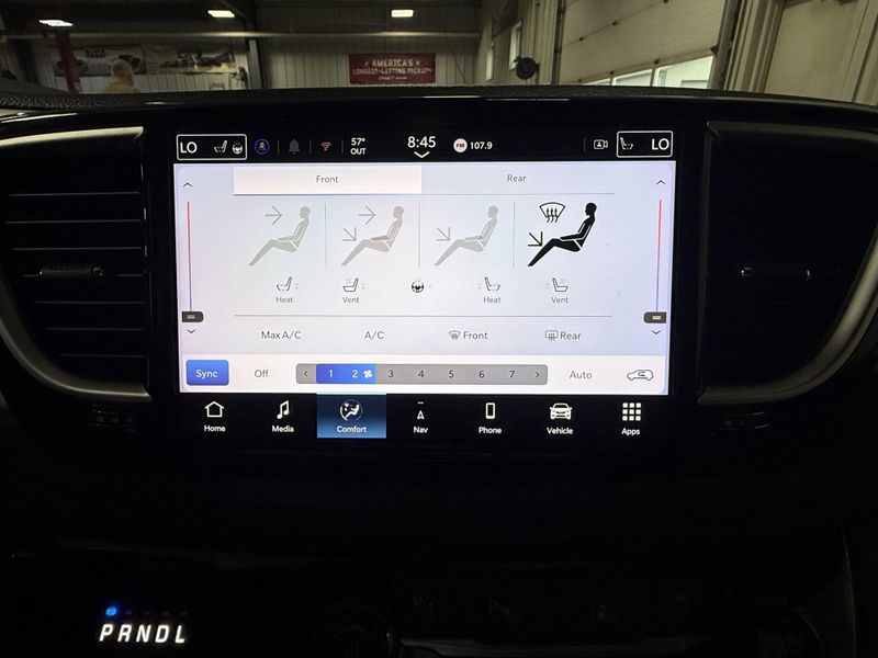 Used 2024 Chrysler Pacifica Hybrid PinnacleImage 30