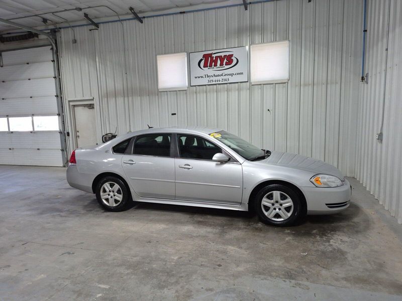 2009 Chevrolet Impala LSImage 2